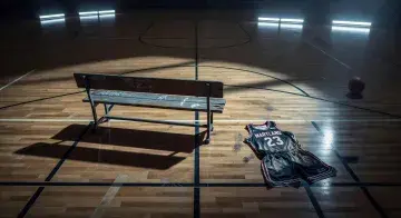 Maryland coach Brenda Frese confronts guard Oluchi Okananwa during NCAA tournament loss to North Carolina